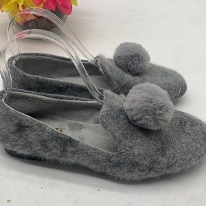 Pretty You London Gray Fuzzy Slip On Pom Pom Loafers European Size 38 MCL4895E